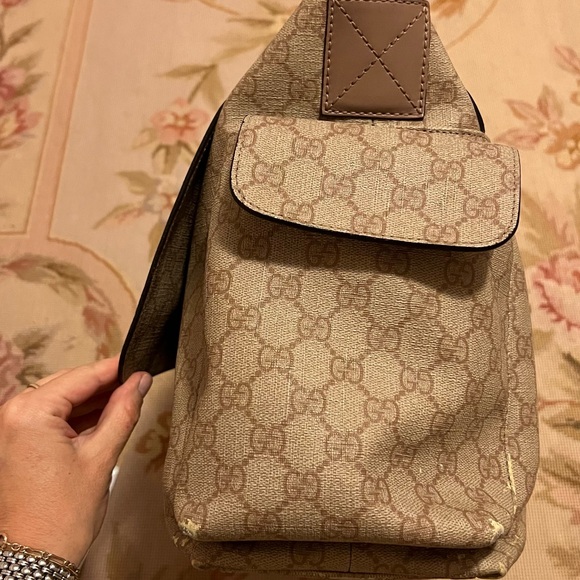 Gucci Supreme Diaper Bag - Picture 5 of 15
